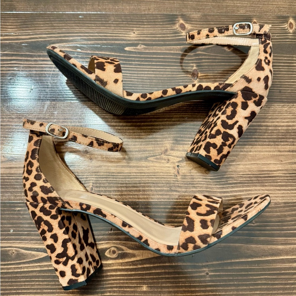 a new‎ day Leopard Print Ankle Strap Block Heels EUC